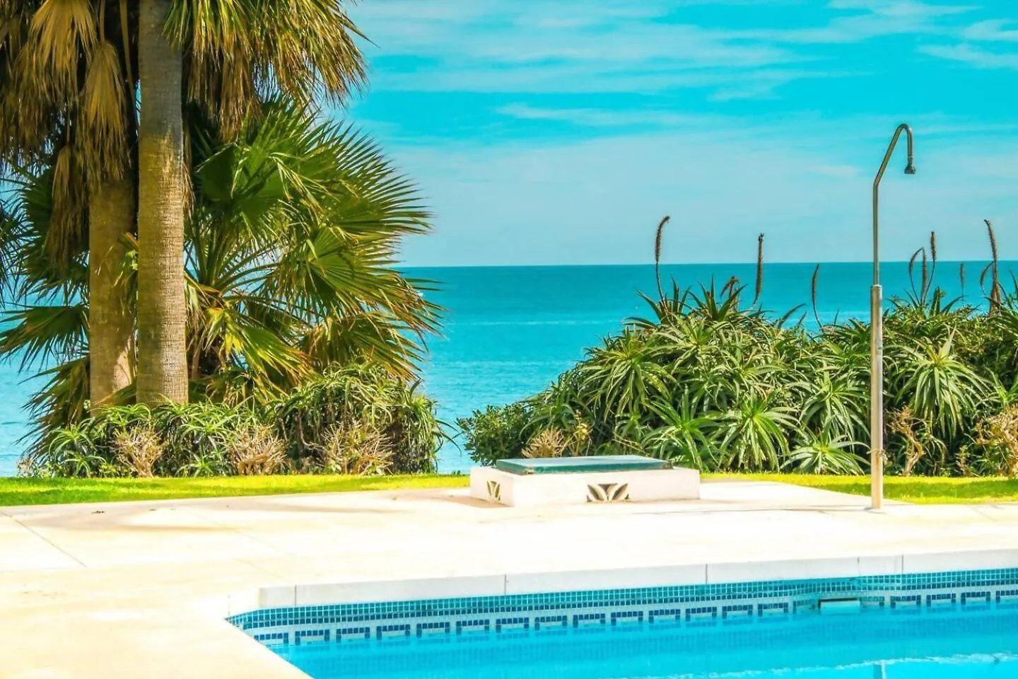 Stunning Apartment 50 Meters From The Sea Benalmádena