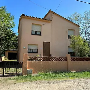casa-entre-montaas-ro-y-cielo-de-albanya.catalonia-hotels.com/