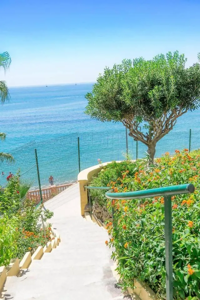 Stunning Apartment 50 Meters From The Sea