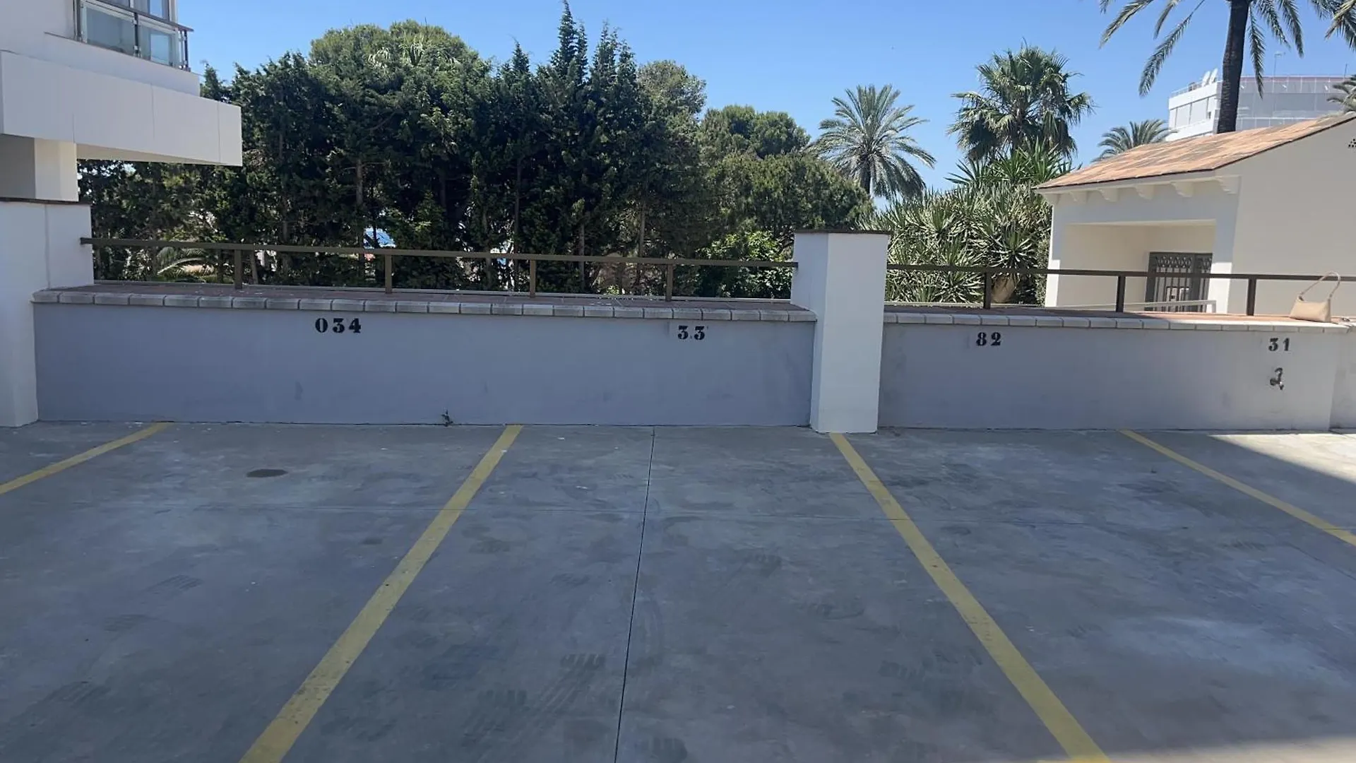 Stunning Apartment 10 Meters From The Beach With Parking בנאלמדנה